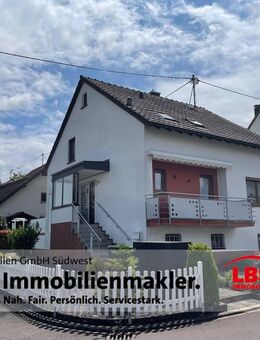 freistehendes Einfamilienhaus mit schönem Garten und Garage in einem gepflegten Gesamtzustand - Pluwig