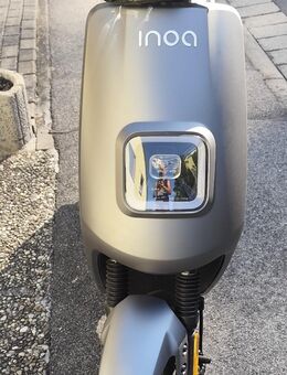 E-Roller von Nova Motors. - Michelau (Oberfranken)