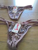 NEU: 2 Stück Damen Strings offener Schlitz Gr. S braun gemustert in 94447