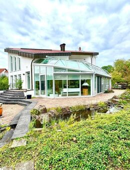 Hermann Immobilien: Exklusive Villa mit Wellnessbereich, Schwimmteich und Einliegerwohnung - Wohnen auf höchstem Ni... - Bad Soden-Salmünster