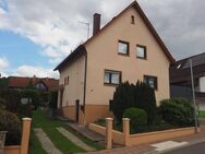 FREISTEHENDES EINFAMILIENHAUS MIT GARTEN UND GARAGE - Eppenbrunn