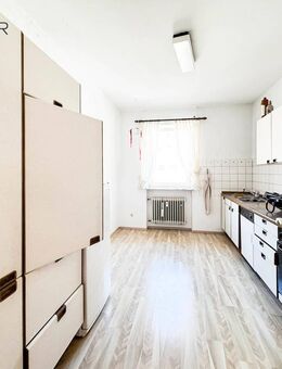 *** 5 Zimmer Wohnung mit sehr großem Raumangebot. Alles fußläufig erreichbar,mitten im Ort *** - Deggingen