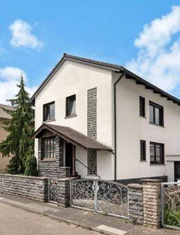 Freistehendes Einfamilienhaus mit großem Garten - Münster (Hessen)
