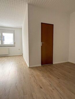 3-Raum-Wohnung mit Einbauküche und toller Aussicht über Geyer!!! - Geyer
