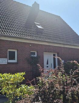 Schönes Einfamilienhaus/Ferienhaus mit 2 abgeschlossenen Wohnungen in Hagermarsch zu verkaufen - Hagermarsch