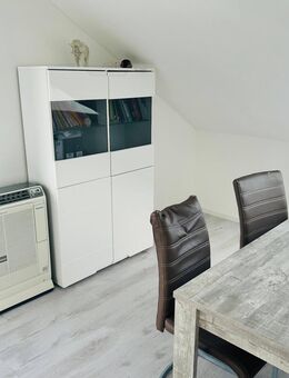 Renditeobjekt! 3-Zimmer Dachgeschosswohnung mit Klimaanlage in Kulmbach-Mangersreuth! - Kulmbach