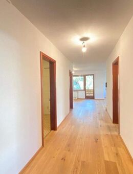 Charmante 2,5-Zimmerwohnung mit Balkon in Staufen - Staufen (Breisgau)