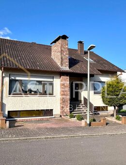 Freistehendes Einfamilienhaus mit großem Garten & PV-Anlage - Schmelz