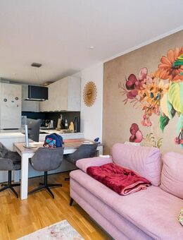 Charmante 1,5-Raum-Wohnung mit Fernsicht, Balkon in Westlage & Einbauküche - Regensburg