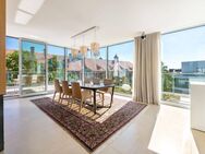 Fantastisches Penthouse mit luxuriöser Holzrausch-Ausstattung und Panorama-Dachterrasse - München