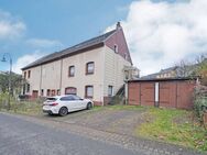 Familienparadies in der Eifel: Bauernhaus mit Nebenwohnung, Ausbaupotenzial und Bauland - Daun