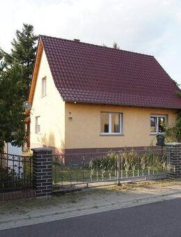 Einfamilienhaus mit viel Nebengelass auf großem Grundstück in sehr schöner Lage - 250 m zum Badesee - Bad Freienwalde (Oder)