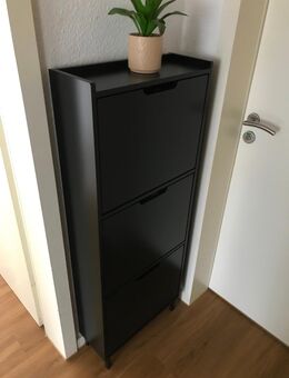 Schwarzes Schuhregal – gut erhalten - Essen
