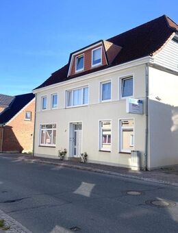 Zentrale 3-Zimmer-Wohnung über 2 Ebenen mit Carport - Ahrensbök