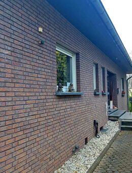 Ein- bis Zwei-Familienhaus mit großem Grundstück - Neustadt (Wied)