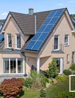 Rarität! Stilvolles Architektenhaus in Traumlage bei Kulmbach mit Wellnessbereich und großem Garten - Kulmbach