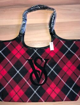 Victoria‘s Secret Schultertasche Neu mit Etikett NP 60$ Carry Bag Felt - Hamburg