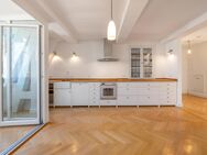 Hinreißende 3-Zimmer-Maisonette in Altbau-Villa mit Blick auf den Schlosskanal - München