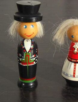 2 Holz Figuren Puppen handbemalt Tracht Norwegen Vintage Deko zus. 9,- - Flensburg