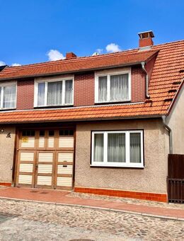HORN IMMOBILIEN ++ Burg Stargard Stadthaus mit Nebengelass und schönem Grundstück in guter Lage - Burg Stargard