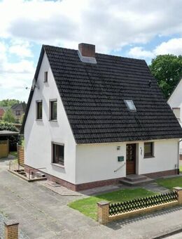 Einfamilienhaus mit Garage, Vollkeller und großem Garten in ruhiger Lage! - Scheeßel