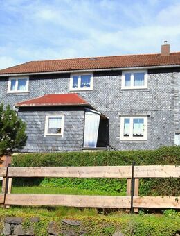 Großzügiges 1-2 Familienhaus mit Garten und Nebengebäuden - Eisfeld