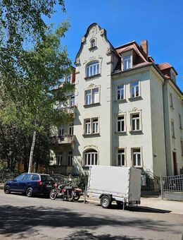 Grüne und ruhige 2 Zimmerwohnung, Nähe Uniklinikum mit Balkon - Dresden