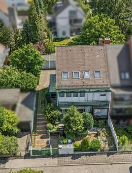 Individuelle DHH mit Potenzial inkl. 2 Garagen, Pool in bevorzugter Lage in Nbg-Mögeldorf - Nürnberg