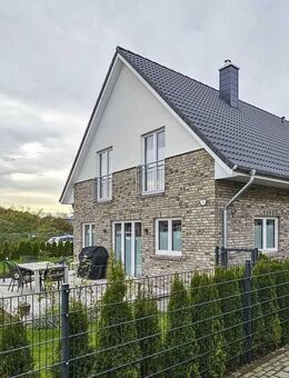Großzügiges Familienhaus im klassischen Stil Neubauplanung - Niedrigenergiehaus mit Wärmepumpe - Beldorf