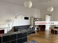 IMMOBERLIN.DE - Top-Zentrumslage: Exquisite Stuck-Altbauwohnung mit ruhigem Balkon - Berlin