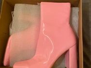 Lack Stiefeletten Pink von Steve Madden Schuhgröße 42, 40€ inkl. Versand - Bielefeld