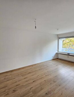 Attraktive 2-Zi. Wohnung mit zwei Balkonen und neuer Einbauküche in Nürnberg - Nürnberg