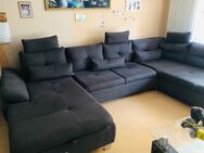 Couch mit viel Stauraum und Bett halbes Jahr alt - Kassel