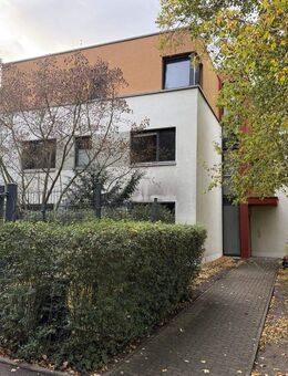 Exklusive DG-Wohnung mit 2 Terrassen, in den Wannenseegärten ***2 Bäder***EBK*** - Berlin