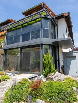 Moderne DHH mit tollem Garten und zwei Wohneinheiten - Budenheim