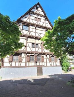 Sanierungsbedürftiges Fachwerkhaus (Denkmalschutz) im Zentrum von S-Vaihingen - Stuttgart