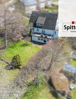 Hier wartet Ihr neuer Familienwohntraum mit großem Grundstück und Doppelgarage! - Vöhrenbach