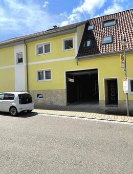 Stattliches Zweifamilien-Doppelhaus mit Sauna & Swimmingpool in Gosbach! - Bad Ditzenbach