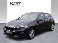 BMW 118 i Lim. Sport Line A. +LIVE PROF.+PANODACH+LED - Kronach