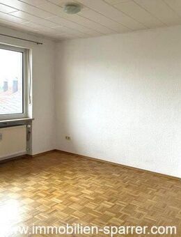 Helle 3-Zimmer-Wohnung mit Balkon und schöner Aussicht - Weiden (Oberpfalz)