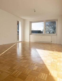 Barrierefreies Wohnen in Bestlage - modernisierte 4-Zimmer-Wohnung mit Balkon ins Grüne - Geesthacht