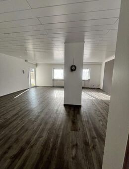 Modernisierte Erdgeschosswohnung mit Terrasse in Römerberg - Römerberg