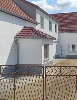 Haus im Haus mit 2 Wohnungen am Ende einer Sackgasse, Toplage - Tettau (Brandenburg)