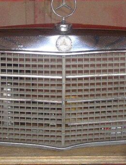 KÜHLERGRILL MERCEDES 108 - Kassel Niederzwehren