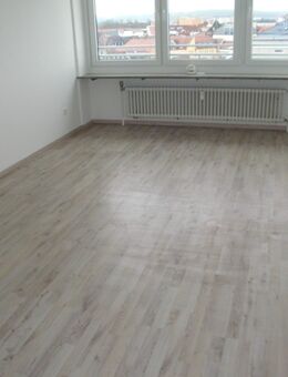 Toplage mit exklusivem Ausblick im Zentrum, 1-Zi.-Wohnung mit Küchenzeile, Wfl. ca. 30 m² - Bayreuth