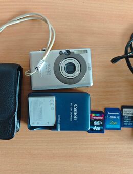 Verkaufe Canon Digitalkamera mit reichhaltigen Zubehör - Furth (Wald)