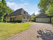 Magellan Real Estate: Revitalisierungsbedürftige Villa mit Traumgarten in Bremen Alt-Oberneuland - Bremen