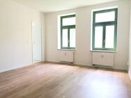 !! 1-Zimmer-Wohnung mit Laminat in saniertem Mehrfamilienhaus !! - Chemnitz