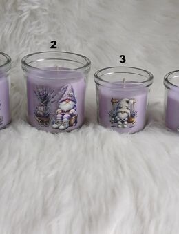 ab 4,50 € .... Blumige Duftkerze Kerze im Glas mit Lavendel Wichtel - Rheinbach
