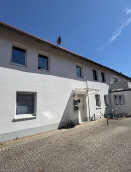 Zwei Doppelhaushälften & Einfamilienhaus in Hebenshausen - Neu Eichenberg